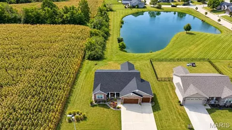View/Area - 910 Taylor Dr, Waterloo, IL 62298 photo 2 of 4