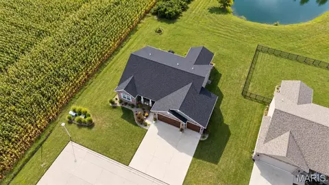 View/Area - 910 Taylor Dr, Waterloo, IL 62298 photo 1 of 4