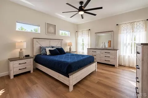 Bedroom - 910 Taylor Dr, Waterloo, IL 62298 photo 1 of 7
