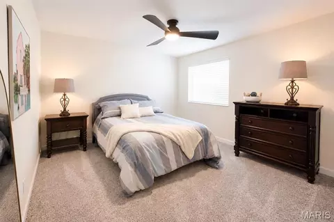 Bedroom - 910 Taylor Dr, Waterloo, IL 62298 photo 6 of 7