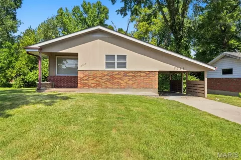 2359 Collett Dr, Saint Louis, MO 63136