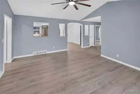 Living - 1052 Birdie Ln, Jackson, MO 63755 photo 4 of 5