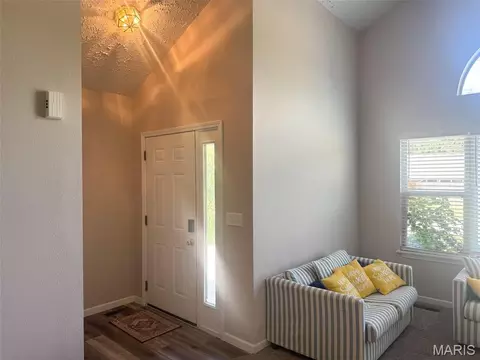 Entry Way - 31 Sunset Dr, Camdenton, MO 65020 photo 1 of 4