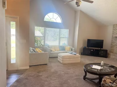 Living - 31 Sunset Dr, Camdenton, MO 65020 photo 4 of 9