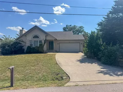 Exterior - 31 Sunset Dr, Camdenton, MO 65020 photo 2 of 10