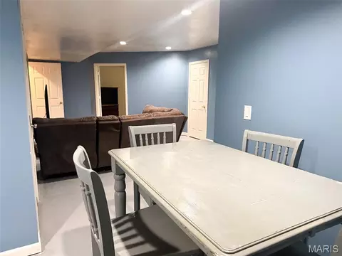 Dining - 31 Sunset Dr, Camdenton, MO 65020 photo 4 of 4