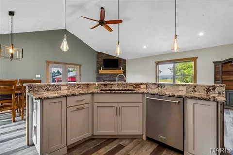 Kitchen - 4176 State Route 156, Waterloo, IL 62298 photo 2 of 4