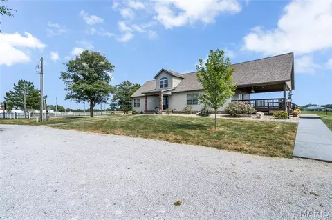 Exterior - 4176 State Route 156, Waterloo, IL 62298 photo 3 of 18