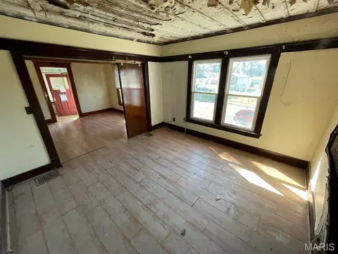 Living - 148 W 2nd St, Roxana, IL 62084 photo 3 of 3