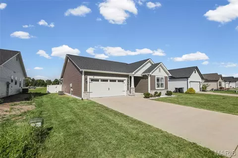 789 Topaz Ct, Mascoutah, IL 62258
