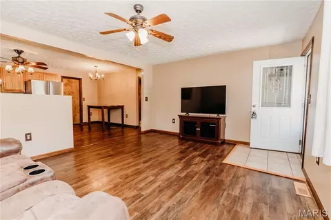 Living - 148 Sudhammer Rd, Iberia, MO 65486 photo 2 of 4