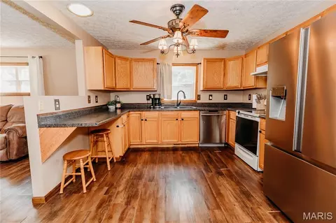 Kitchen - 148 Sudhammer Rd, Iberia, MO 65486 photo 2 of 4