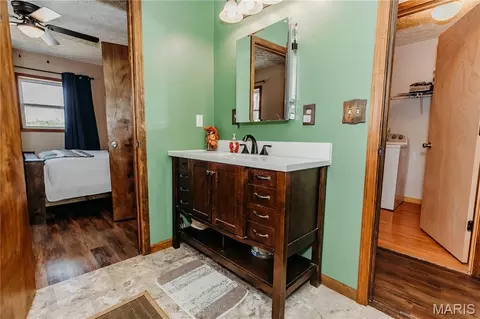 Bath - 148 Sudhammer Rd, Iberia, MO 65486 photo 3 of 4