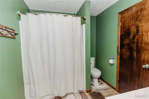 Bath - 148 Sudhammer Rd, Iberia, MO 65486 photo 4 of 4