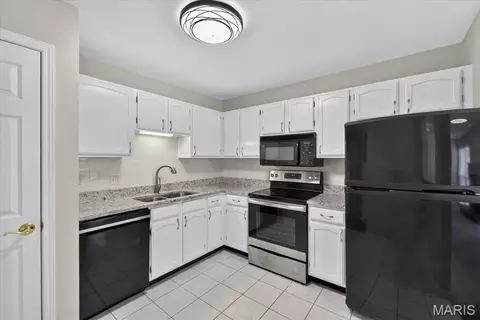 Kitchen - 618 Pine Ridge Trails Ct #203, Ballwin, MO 63021 photo 1 of 2
