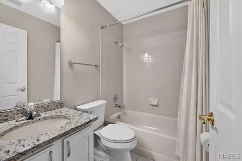 Bath - 618 Pine Ridge Trails Ct #203, Ballwin, MO 63021 photo 2 of 2