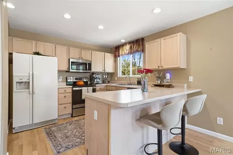 Kitchen - 630 Cascade Lake Dr, Ballwin, MO 63021 photo 1 of 2