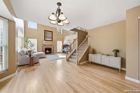 Living - 630 Cascade Lake Dr, Ballwin, MO 63021 photo 4 of 6