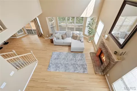 Living - 630 Cascade Lake Dr, Ballwin, MO 63021 photo 5 of 6