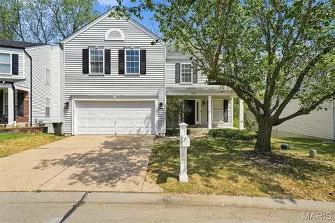 Exterior - 630 Cascade Lake Dr, Ballwin, MO 63021 photo 6 of 7