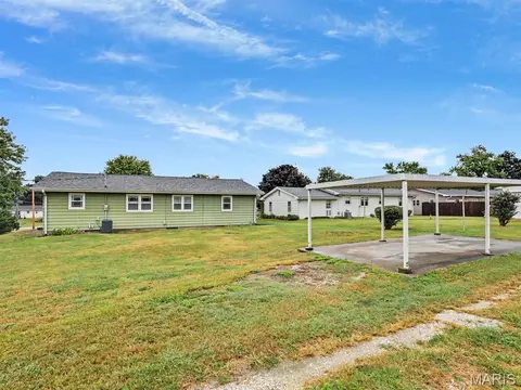 Exterior - 1015 Easy St, Palmyra, MO 63461 photo 5 of 6
