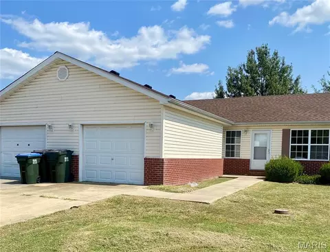 808 Kaestner Dr, Dupo, IL 62239