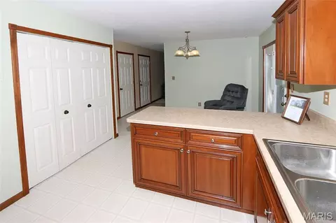 Kitchen - 1908 Saint Johns Xing, Arnold, MO 63010 photo 4 of 5