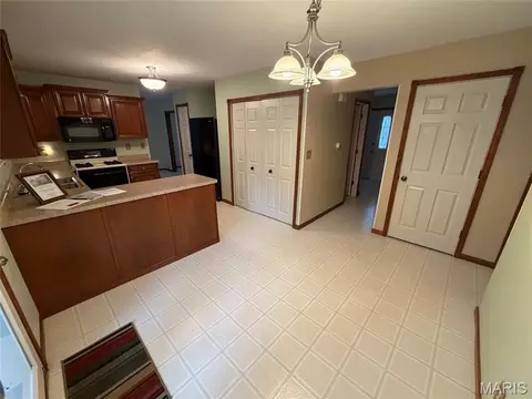 Entry Way - 1908 Saint Johns Xing, Arnold, MO 63010 photo 2 of 2