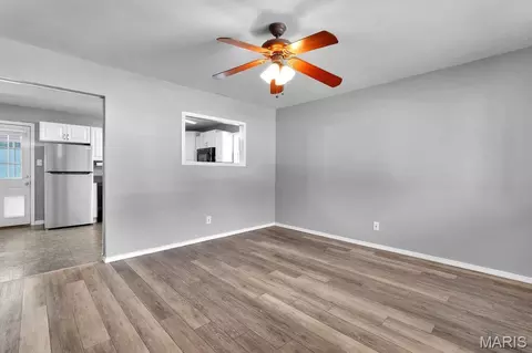 Living - 872 Hyde Park Dr, Arnold, MO 63010 photo 1 of 4
