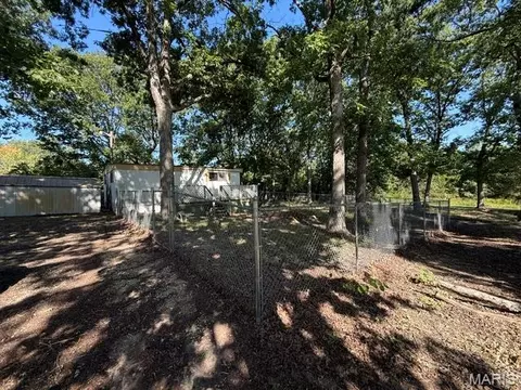 Exterior - 15 Windle Rd, Cuba, MO 65453 photo 4 of 11