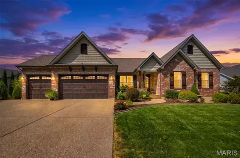 423 Cottage Grove Dr, Wentzville, MO 63385