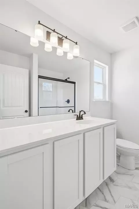 Bath - 1018 Samwise St, Wright City, MO 63390 photo 2 of 4