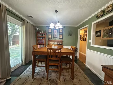 Dining - 17237 Sam Dr, Dexter, MO 63841 photo 1 of 3