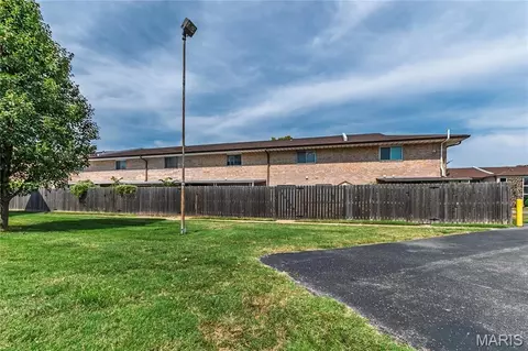 Exterior - 10004 Sakura Dr, Sappington, MO 63128 photo 4 of 6