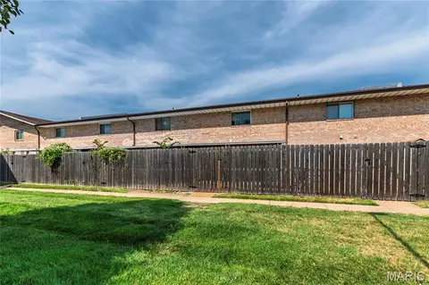 Exterior - 10004 Sakura Dr, Sappington, MO 63128 photo 5 of 6