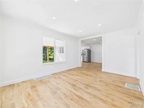 Living - 237 Kies Ave, Jackson, MO 63755 photo 1 of 5