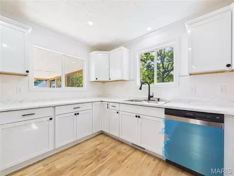 Kitchen - 237 Kies Ave, Jackson, MO 63755 photo 3 of 4