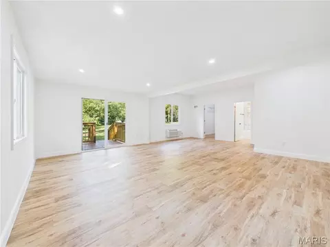 Living - 237 Kies Ave, Jackson, MO 63755 photo 4 of 5