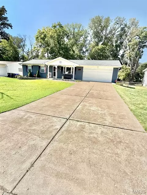 313 Williams Dr, Eureka, MO 63025 photo 2