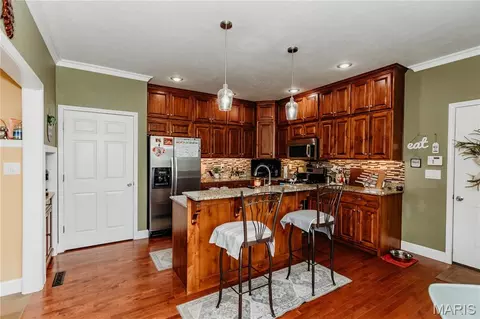 Kitchen - 17310 Long Rdg, Saint Robert, MO 65584 photo 1 of 5