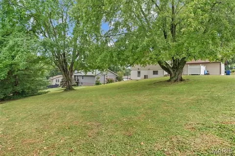 Exterior - 1 Buckingham Dr, Washington, MO 63090 photo 3 of 8