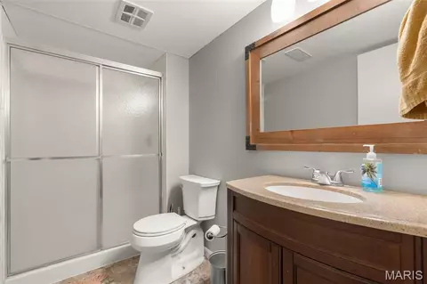 Bath - 1 Buckingham Dr, Washington, MO 63090 photo 3 of 3