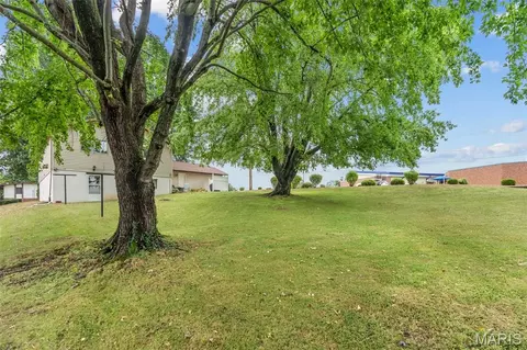 Exterior - 1 Buckingham Dr, Washington, MO 63090 photo 7 of 8