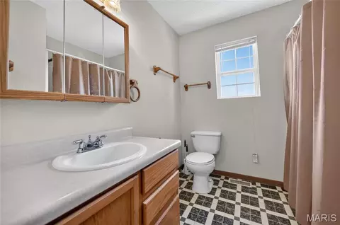Bath - 22335 Target Rd, Saint Robert, MO 65584 photo 1 of 3
