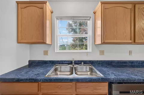 Kitchen - 22335 Target Rd, Saint Robert, MO 65584 photo 6 of 8