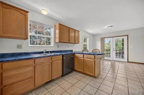 Kitchen - 22335 Target Rd, Saint Robert, MO 65584 photo 3 of 8