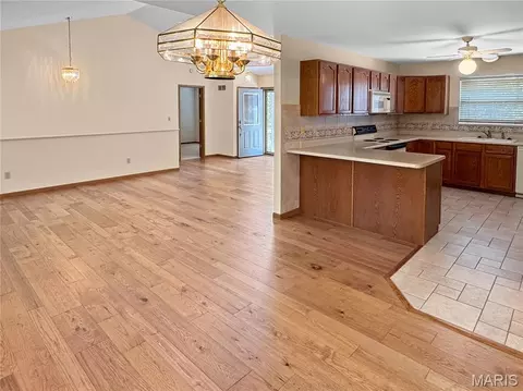 Living - 113 Monticello Dr, Washington, MO 63090 photo 5 of 14