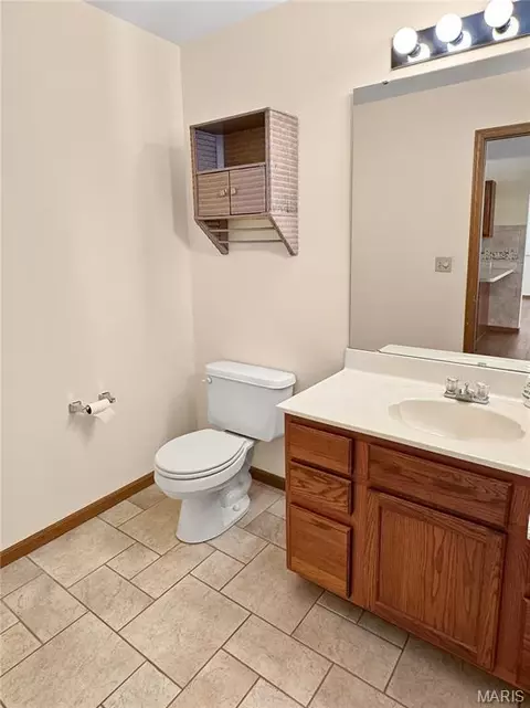 Bath - 113 Monticello Dr, Washington, MO 63090 photo 1 of 5