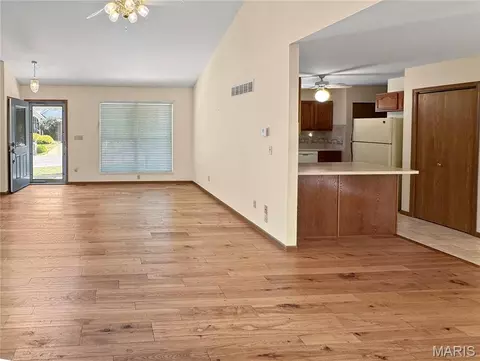 Living - 113 Monticello Dr, Washington, MO 63090 photo 10 of 14