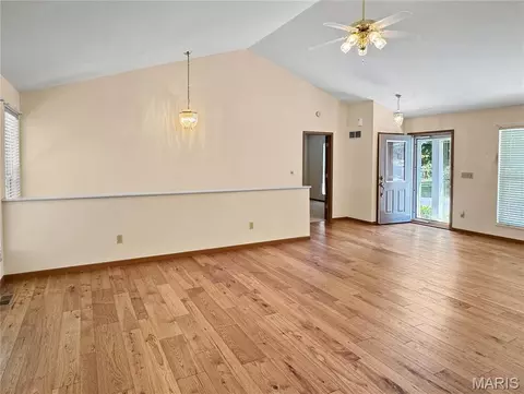 Living - 113 Monticello Dr, Washington, MO 63090 photo 7 of 14